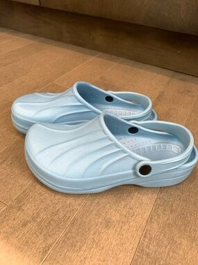 Women's Light Blue Slip-On Clogs | Garden Medical Nursing Shoes Size 39 / 9
